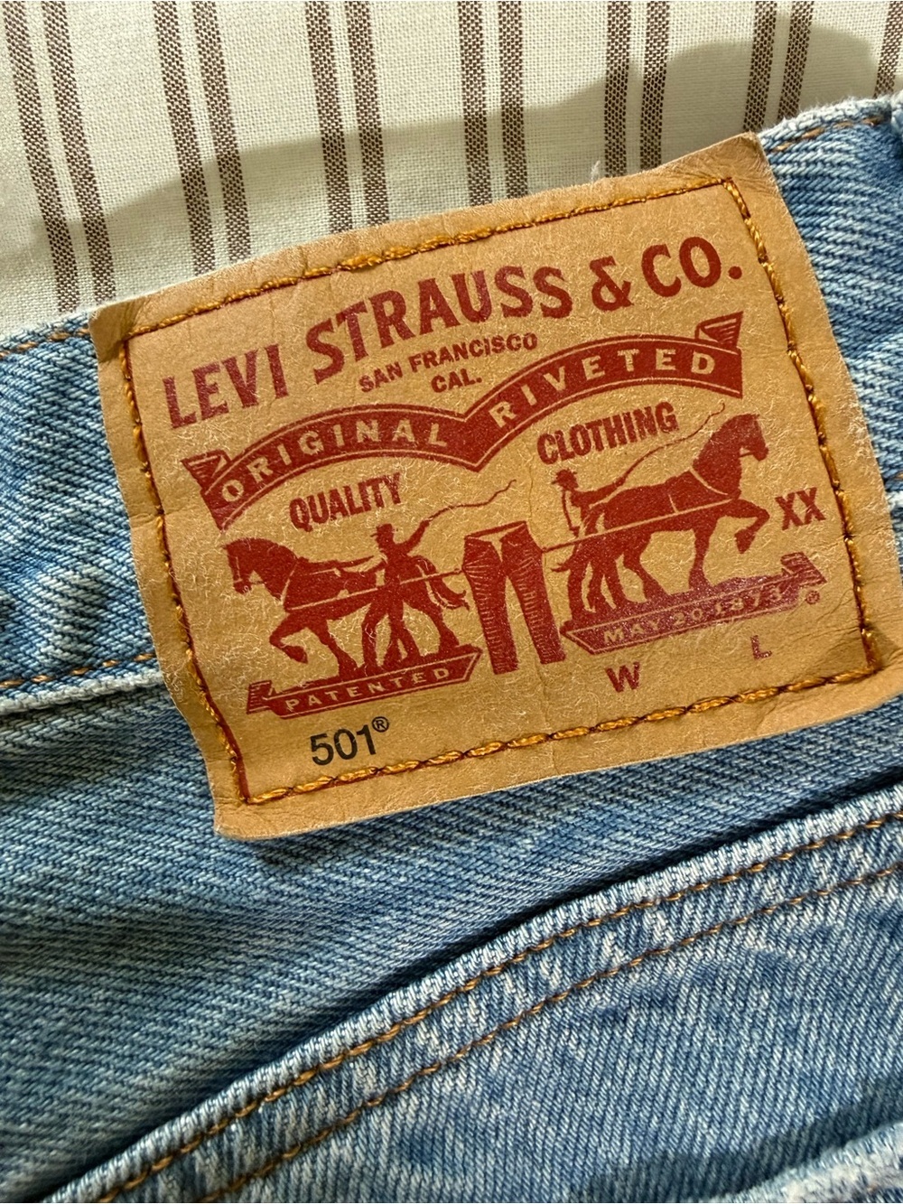 Levi's 501 Distressed Straight Leg Jeans Light Wash Button Fly Women’s 24x26 - Picture 14 of 16